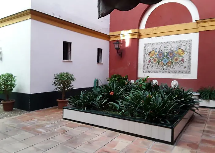 Junto A Casa Pilatos